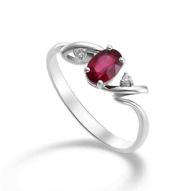 Anello da donna Mikiko in Oro 18kt e Rubino ovale