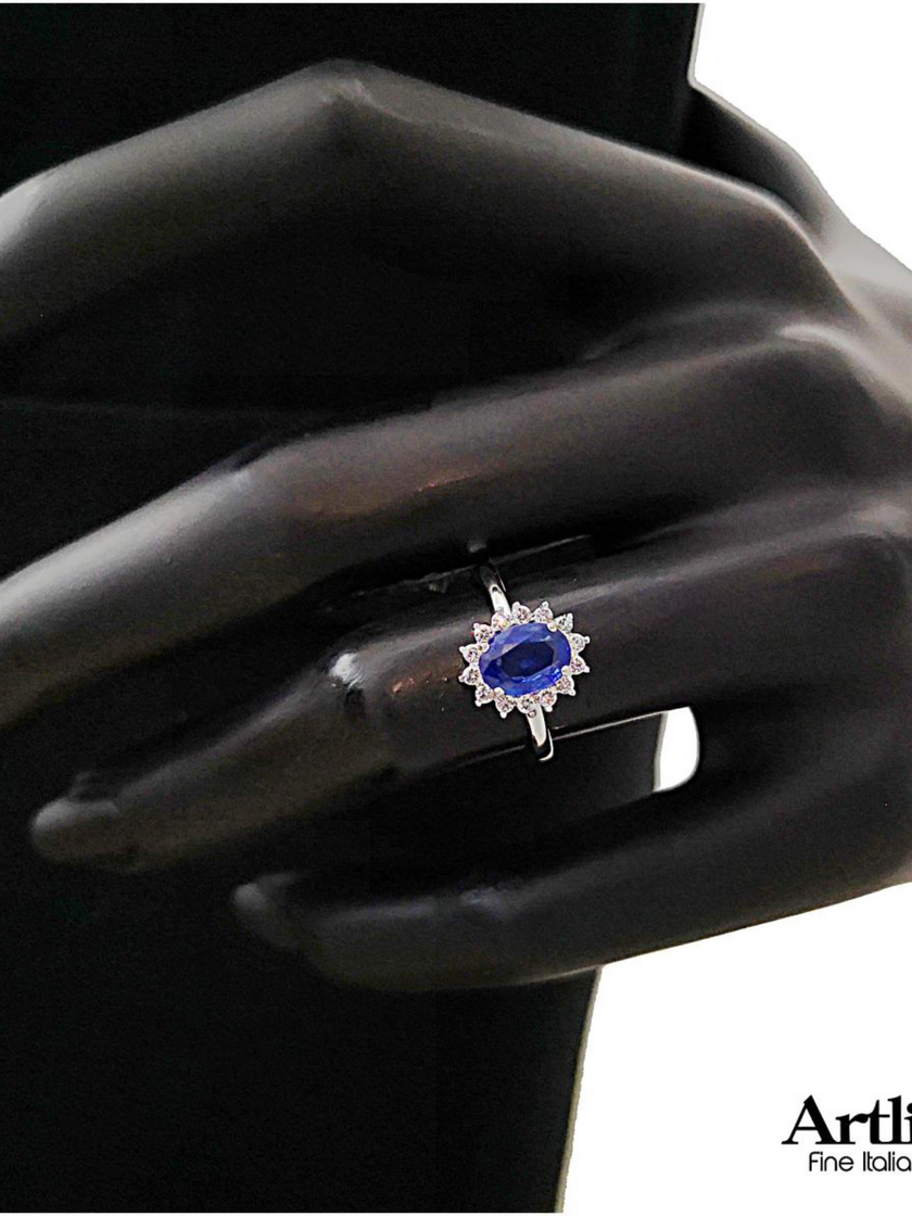 Anello in oro con Diamanti e Zaffiro